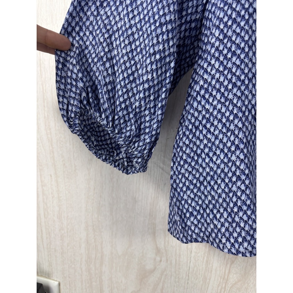 Joie 100% Silk Blouse M Blue Geometric Print Peasant Boho Luxury Top - Picture 4 of 7